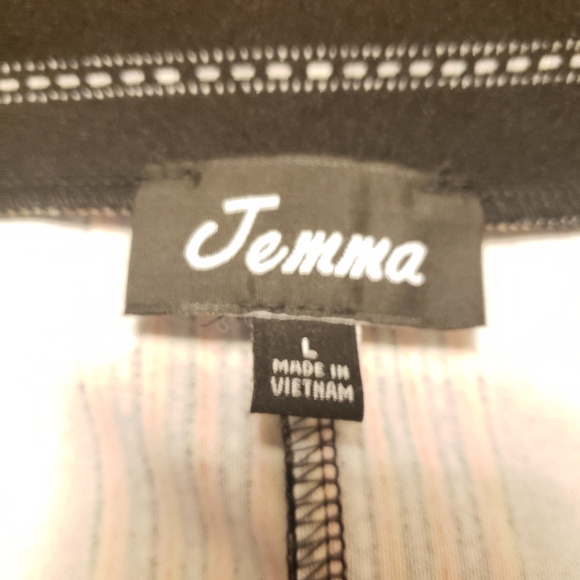 Patterned Knee Length Skirt - Picture 2 of 2